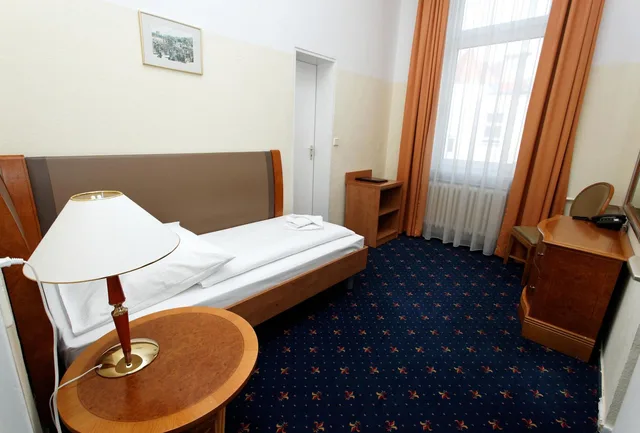 Room, Single, Hotel Europa City 6/10