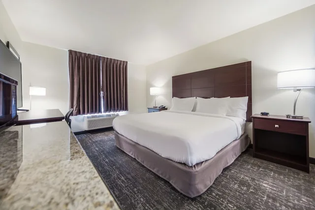 غرفة بسرير كينج لذوي الإعاقة، Cobblestone Inn & Suites - Holdrege 1/5