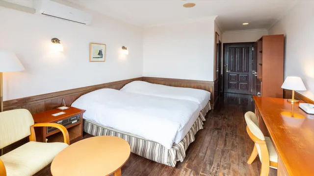 Hollywood, Twin Beds, Mountain View, Ocean View، Ada Garden Hotel Okinawa 1/1