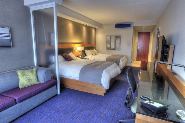 لوفت بسريرين كوين مع أريكة، Hotel Forestel 2/3
