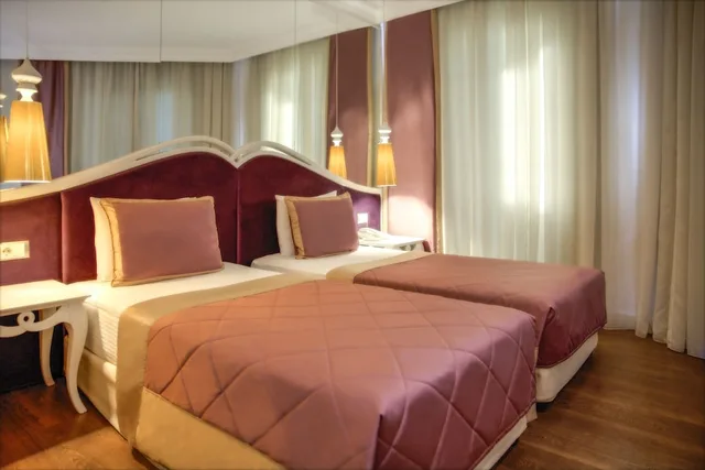 Standard, Queen Bed, Land View، La Boutique Hotels 3/7