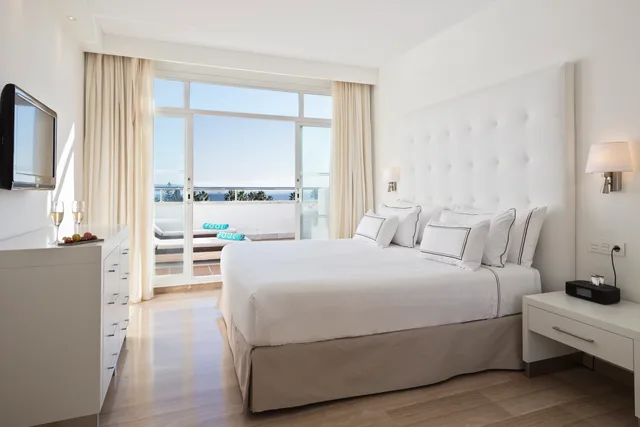 جناح جونيور بسرير مزدوج، ME Marbella 9/10