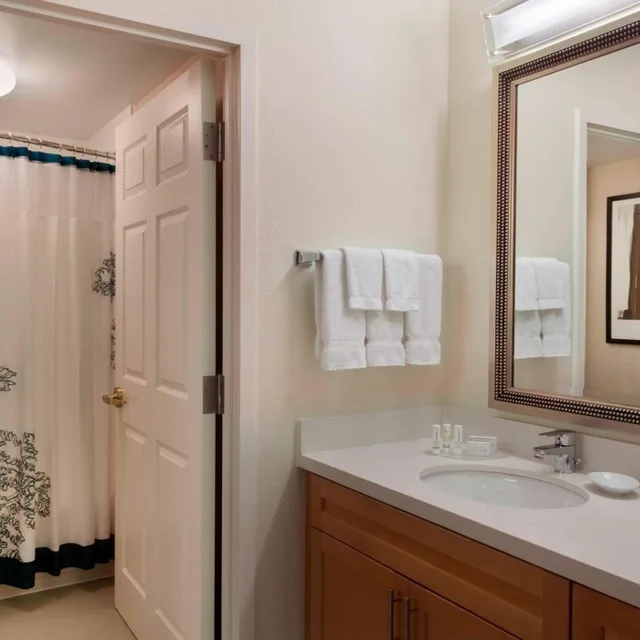 جناح بغرفتي نوم مع أريكة، Residence Inn By Marriott Toronto Markham 4/4