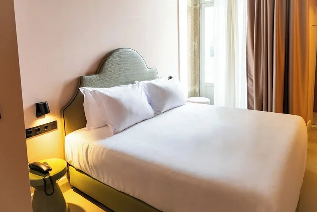 غرفة قياسية بسرير كوين بإطلالة على المدينة، The Mila Porto 2/7