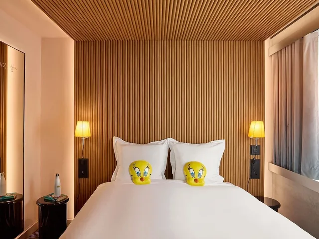 Mama, Medium, Double Bed، Mama Shelter Zurich 1/9