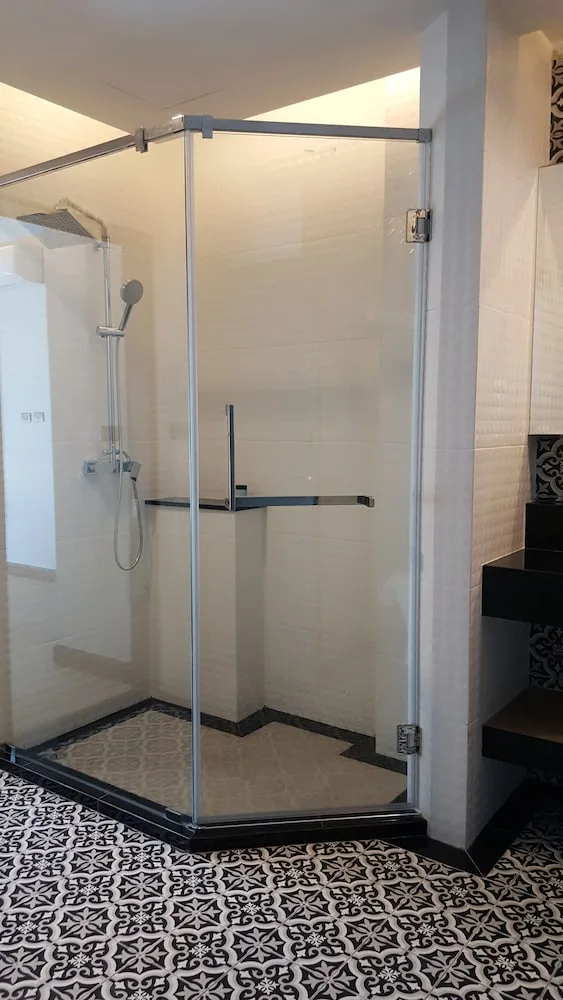 جناح بريميير بسرير كينج، Chezzotel Pattaya 6/6