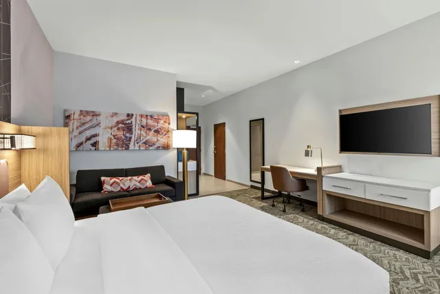 جناح بسرير كينج مع سرير سحّاب إضافي مع أريكة، SpringHill Suites by Marriott Columbus West 4/7