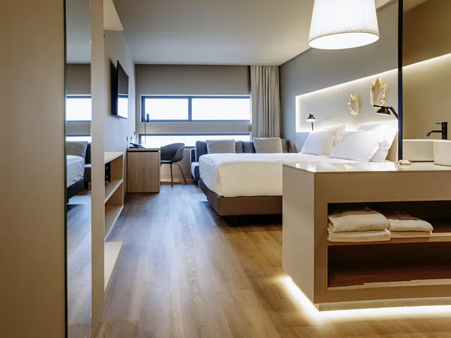 غرفة سوبيريور بسرير كينج مع أريكة، Mercure Fatima 10/10
