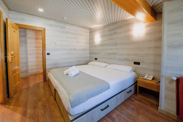 غرفة قياسية بسرير مزدوج، Cal Ruiz Hotel 5/10