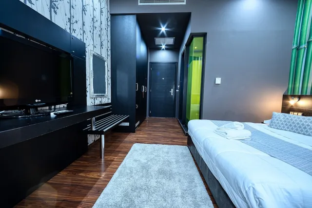غرفة قياسية ثلاثية بثلاثة أسرّة، Gallery Art Hotel 2/10