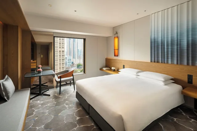 غرفة ديلوكس بسرير كينج بإطلالة على المتنزه، Hyatt Regency Tokyo 1/4