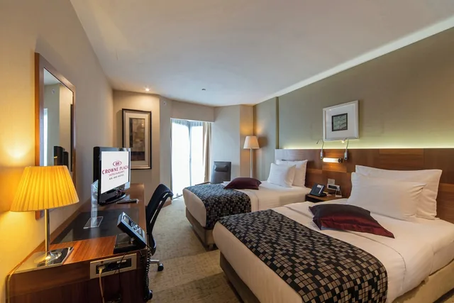غرفة مزدوجة قياسية بسرير كينج، Crowne Plaza Istanbul Harbiye Hotel 9/10