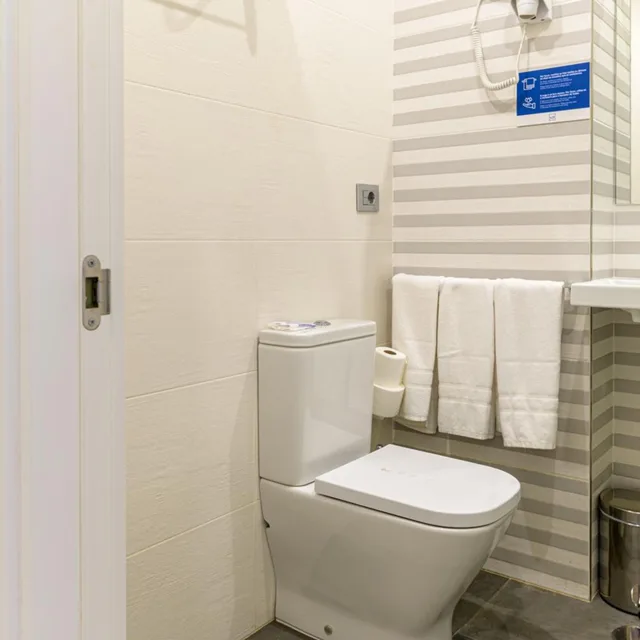 Room, Triple, Hotel Altiana 8/10