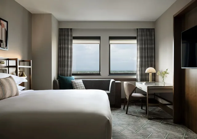 غرفة بريميوم بسرير كينج بحوض استحمام لذوي الإعاقة، InterContinental San Antonio Riverwalk 3/7