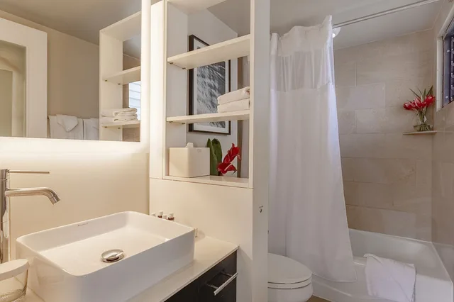 غرفة بسرير كينج بإطلالة على البحر، Hotel Renew 8/10