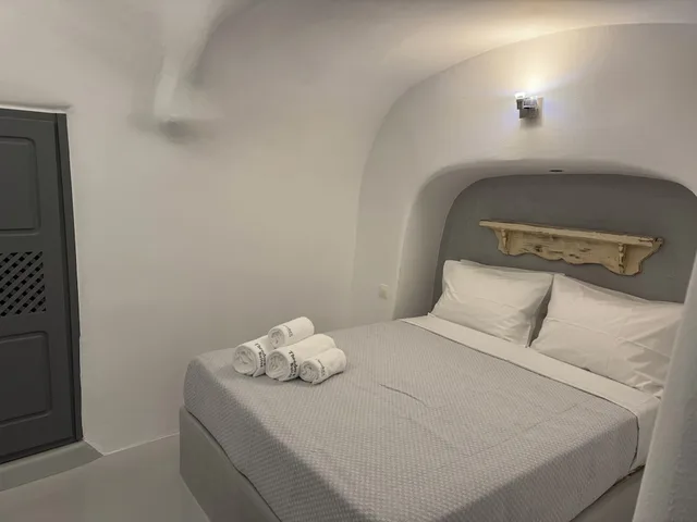 Suite, Queen Bed, Sofa, Hot Tub, Large, Theodora Suites - Adults Only 2/6