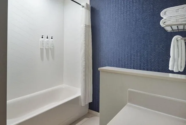 غرفة بسرير كينج، Fairfield Inn & Suites by Marriott Locust Grove I-75 South 4/4