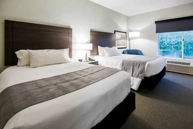 غرفة قياسية بسريرين كوين لذوي الإعاقة، Shutters Hotel 3/8
