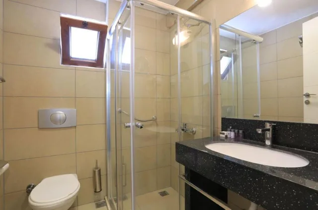 غرفة ثلاثية بشرفة، Summer Boutique Hotel 3/3
