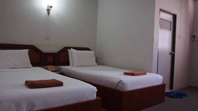غرفة قياسية بسريرين منفصلين، Imperial Sakon Hotel 4/5