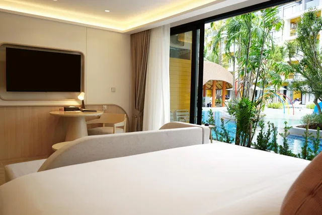Grand, Pool, Plus, Deluxe, King Bed، Wyndham Garden Naithon Phuket 9/10