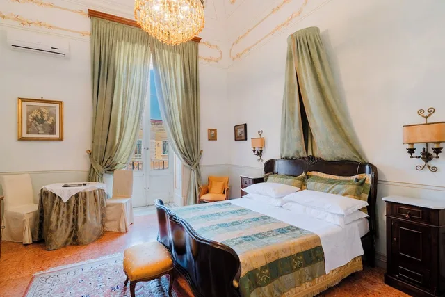 Room, Double Bed, Palazzo De Castro 4/10