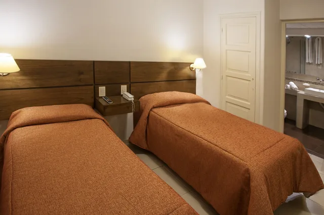 غرفة بسريرين منفصلين، Carollo Hotel 2/3