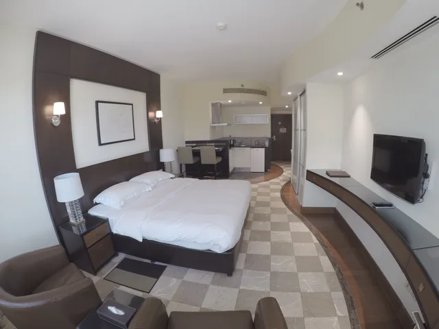 غرفة ديلوكس مفردة، Number One Tower Suites 4/9