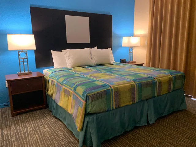جناح ديلوكس بسرير كينج وسرير كوين بغرفتي نوم، Vacation Village At Parkway 9/10