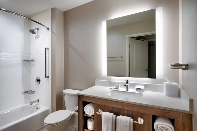 جناح بسرير كينج بغرفة نوم واحدة مع أريكة لذوي الإعاقة، Residence Inn by Marriott La Quinta 2/2