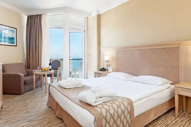 غرفة بإطلالة على البحر في المبنى الرئيسي، Salamis Bay Conti Resort and Casino 2/2