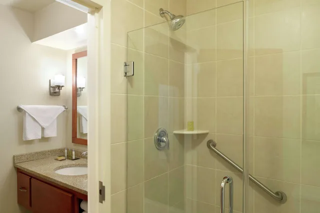 جناح ركني بسريرين مزدوجين بغرفة نوم واحدة، DoubleTree Suites by Hilton Hotel Mt. Laurel 5/6