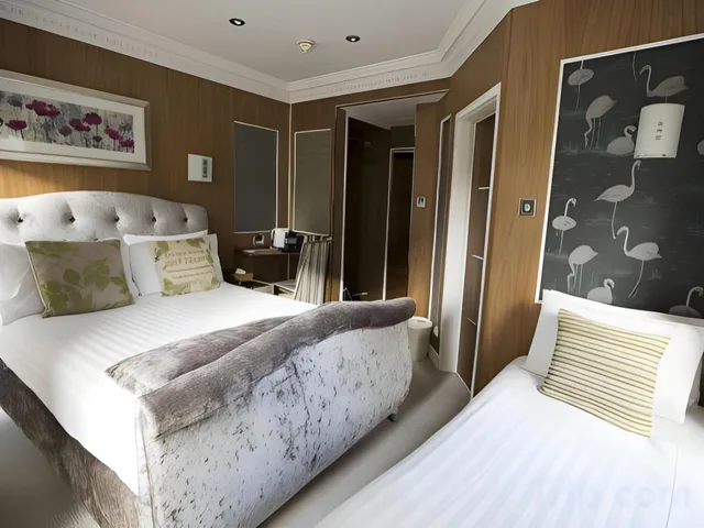 غرفة ثلاثية بسرير مزدوج وسرير فردي، The Cheshire Hotel 2/10