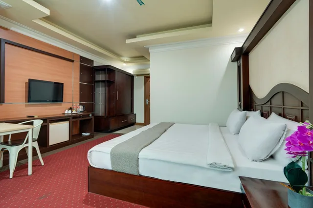 غرفة تنفيذية، Denpasar Hotel Makassar by LIFE 2/3
