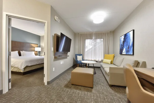 جناح بسرير كينج بغرفة نوم واحدة بمطبخ، Staybridge Suites Waterloo - St. Jacobs Area 1/6