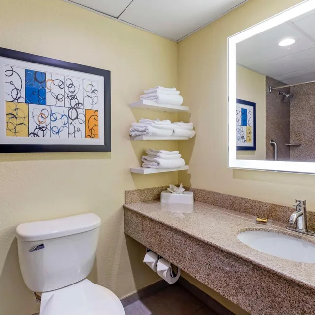 غرفة بسرير كوين، Best Western Plus North Shore Hotel 4/4