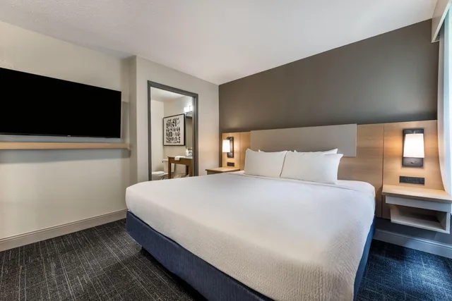 جناح بسرير كوين، Days Inn & Suites by Wyndham Thunder Bay 1/3