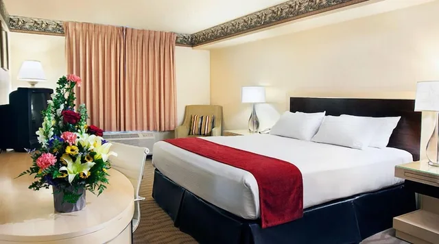 غرفة بسرير كينج، Buffalo Bill's Resort & Casino, a Travelodge by Wyndham 2/3