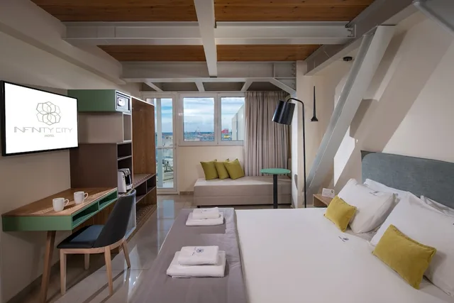 غرفة أساسية بسرير مزدوج بغرفة نوم واحدة بإطلالة جزئية على البحر، Infinity City Boutique Hotel 7/10