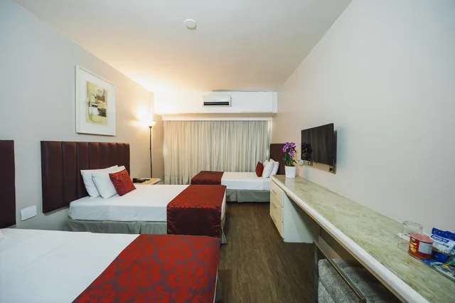 غرفة ديلوكس ثلاثية، Hotel Victoria Villa Curitiba By Nacional Inn 2/5