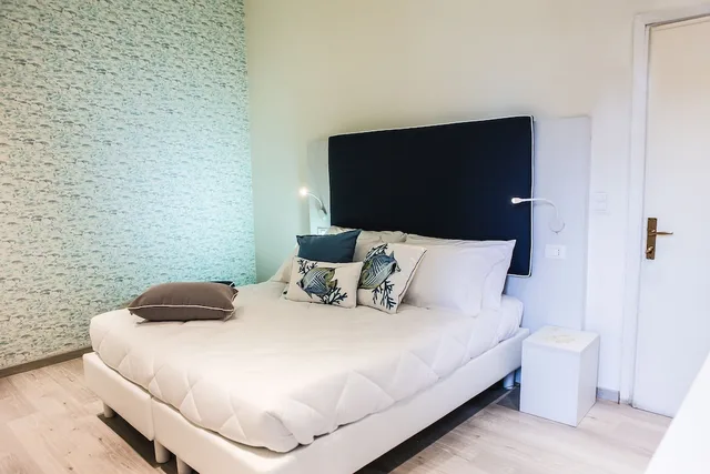 Superior, Queen Bed, Hotel Veliero 1/2