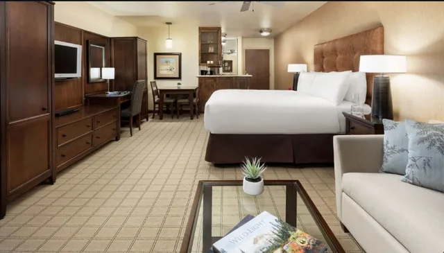 غرفة بسرير كينج، Elevation Hotel And Spa 2/3
