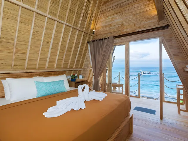 غرفة بإطلالة على البحر بشرفة، The Dewi Sunsun Suite 1/3