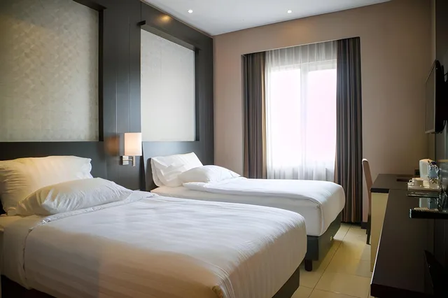 غرفة سوبيريور بسريرين منفصلين، Karlita Hotel Tegal 2/2