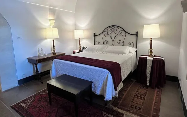 غرفة ديلوكس بسرير كوين، Eremo Della Giubiliana 4/9