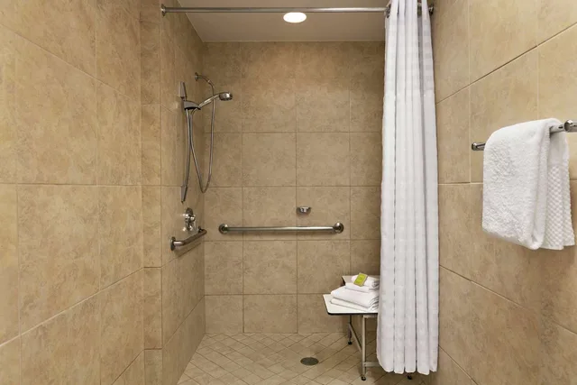 غرفة بسرير كينج بشرفة لذوي الإعاقة، Doubletree Resort By Hilton Paradise Valley - Scottsdale 3/3