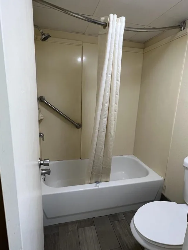 غرفة قياسية بسريرين مزدوجين، Rodeway Inn Walterboro I-95 4/4
