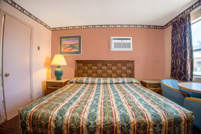 غرفة بسرير كينج، Sands Motel By OYO El Paso near Airport 3/6