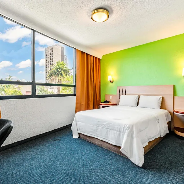 جناح جونيور، Hotel Arizona 3/6