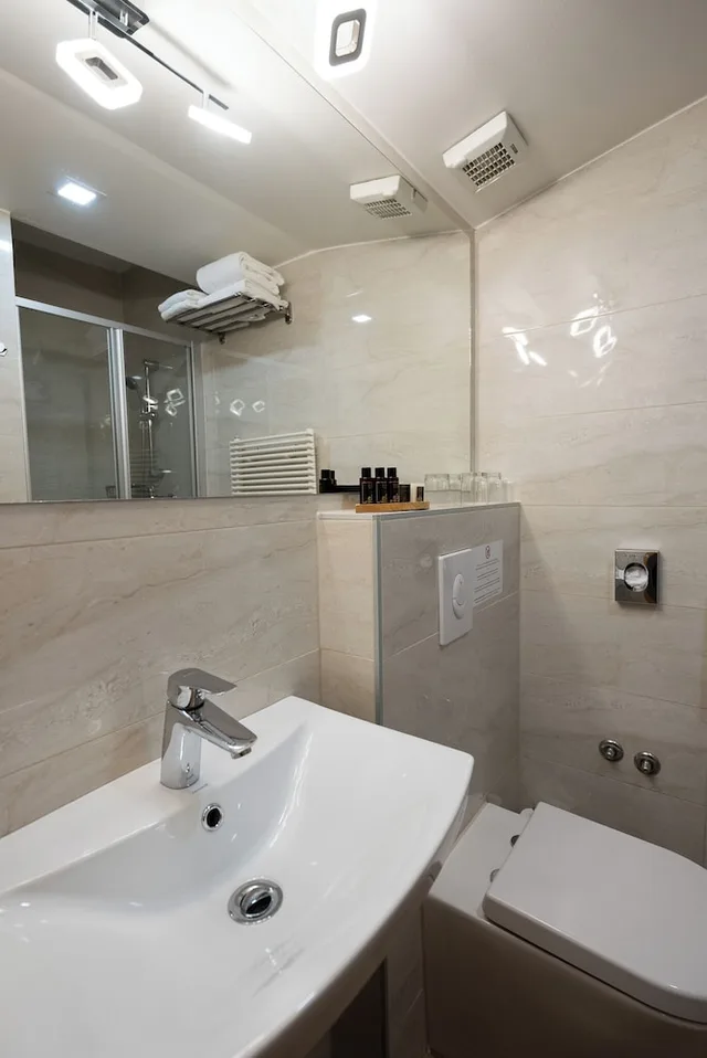 غرفة قياسية بسرير كوين، Hotel Evropa Celje 5/6